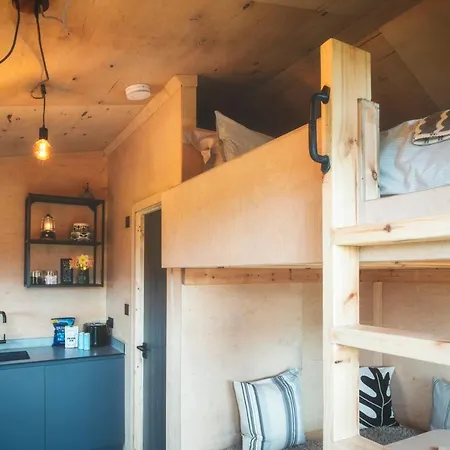 Luxury Glamping With Outdoor Bath On Cornish Flower Farm Apartment Truro