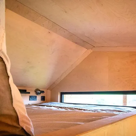 Apartment Luxury Glamping With Outdoor Bath On Cornish Flower Farm