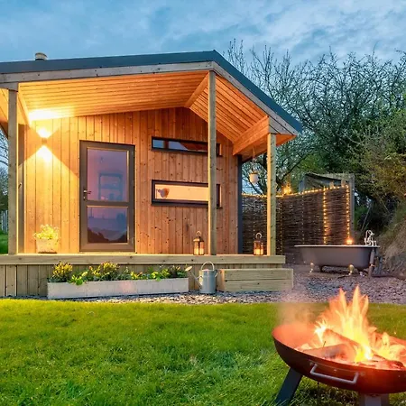 Apartment Luxury Glamping With Outdoor Bath On Cornish Flower Farm *
