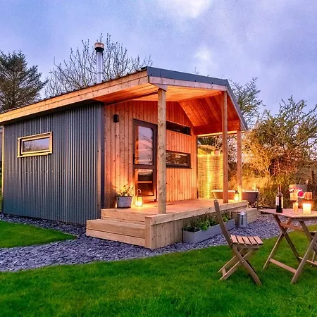 Luxury Glamping With Outdoor Bath On Cornish Flower Farm Truro