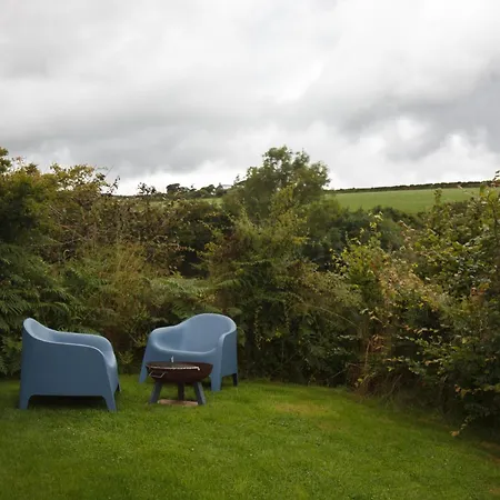 Luxury Glamping With Outdoor Bath On Cornish Flower Farm