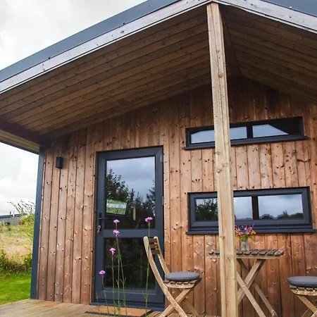 Luxury Glamping With Outdoor Bath On Cornish Flower Farm Apartment