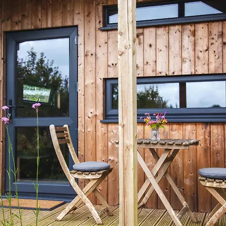 Apartment Luxury Glamping With Outdoor Bath On Cornish Flower Farm *