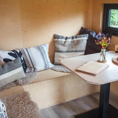 Luxury Glamping With Outdoor Bath On Cornish Flower Farm Apartment Truro
